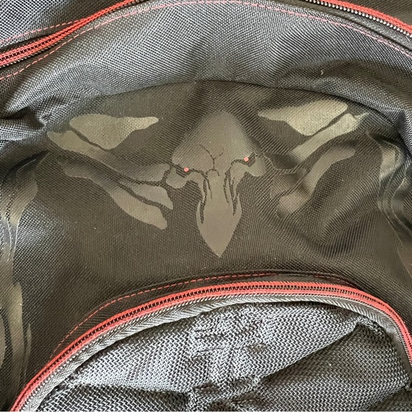 TONY HAWK® Skateboarders  16” BACKPACK Black with red details​ NWOT - Picture 9 of 12